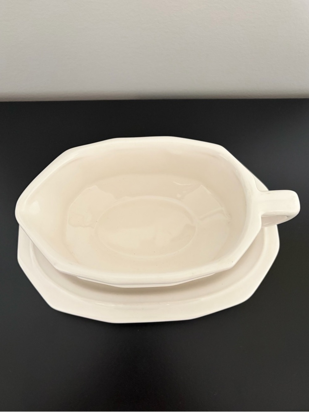 Pfaltzgraff Gravy Boat with Plate Heritage Pattern. - Picture 2 of 10